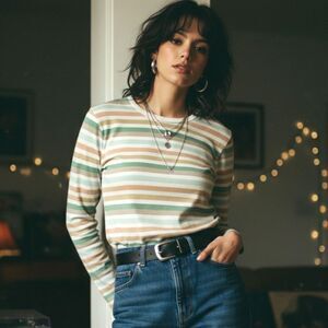 Gap Vintage Style Striped Slim Fit Top Crew Neck Indie Sleek Retro 90's